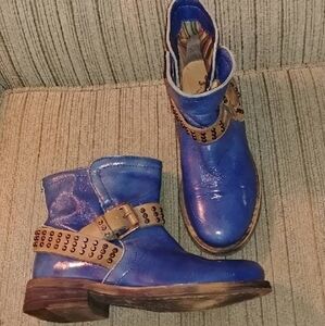 Felmini blue leather ankle booties